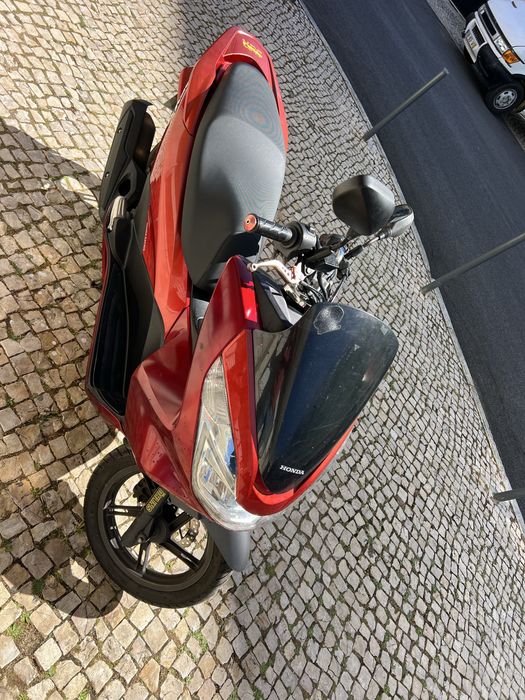 PCX HONDA 125cc vermelha