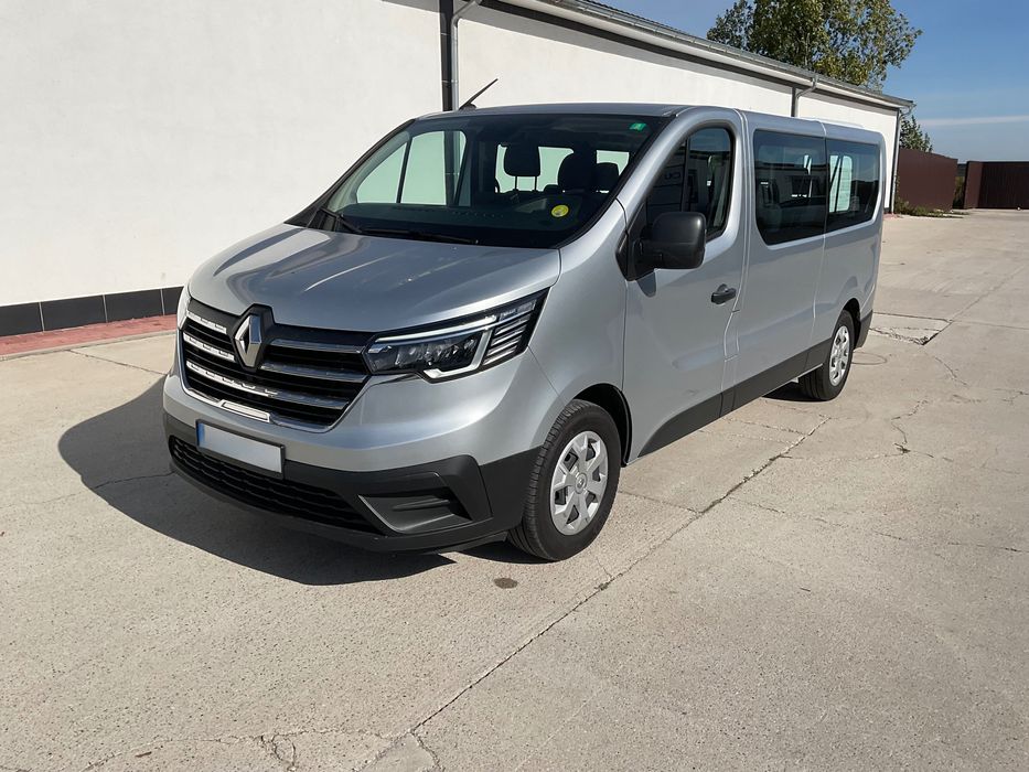 Wynajem wypożyczalnia bus van 9-osobowy Renault Trafic 2.0 dCi Automat