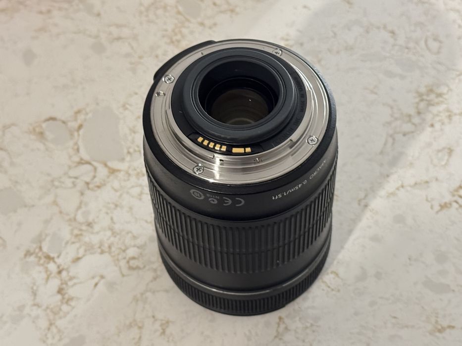 Canon 18-135 f/3.5 - 5.6 IS