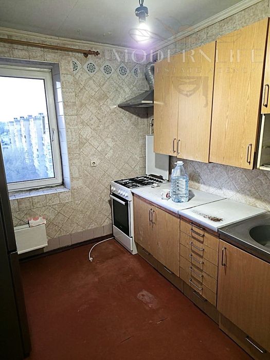 Продаж 4к квартири вул. Братиславська 13