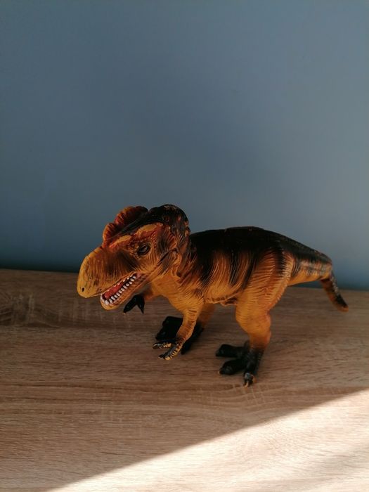Dinozaur wys. 21cm figurka