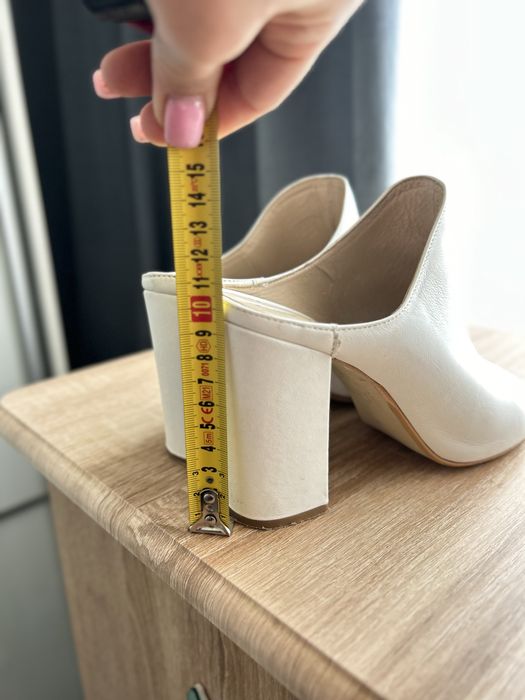 Туфлі босоніжки білі на весілля заручини випускний Італія шкіра 40 роз