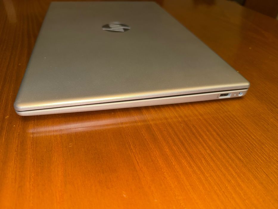 Portátil HP (i7, 16GB RAM, 1TB SSD)  c/ Garantia 2027