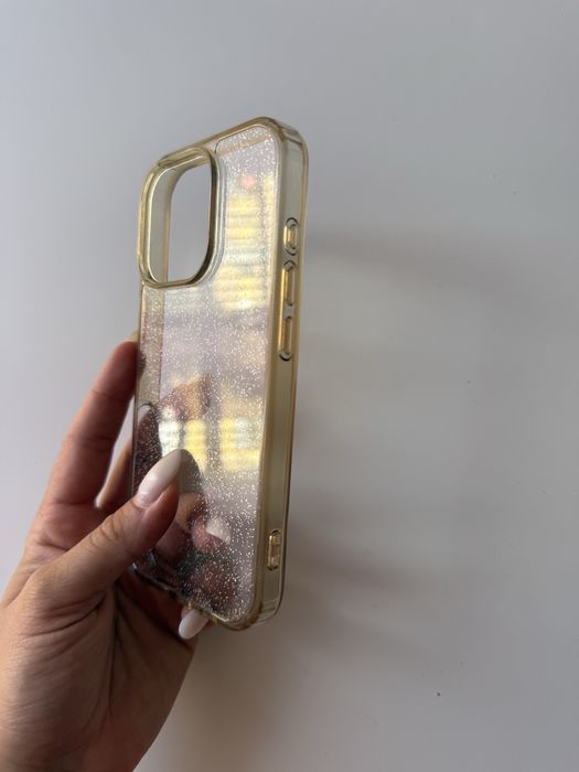 Capa iPhone 16 Pro Brilhante Silicone