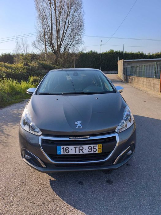Peugeot 208 1.2 PureTech Style – 2017 | 60.000 km | Excelente Estado