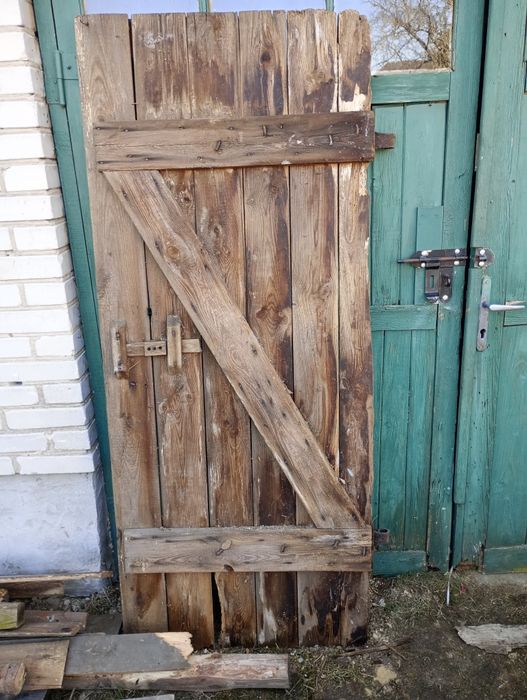 Stare drzwi drewniane