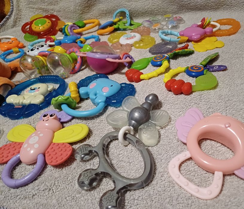 Grzechotki gryzaki lamaze, Fischer Price i inne