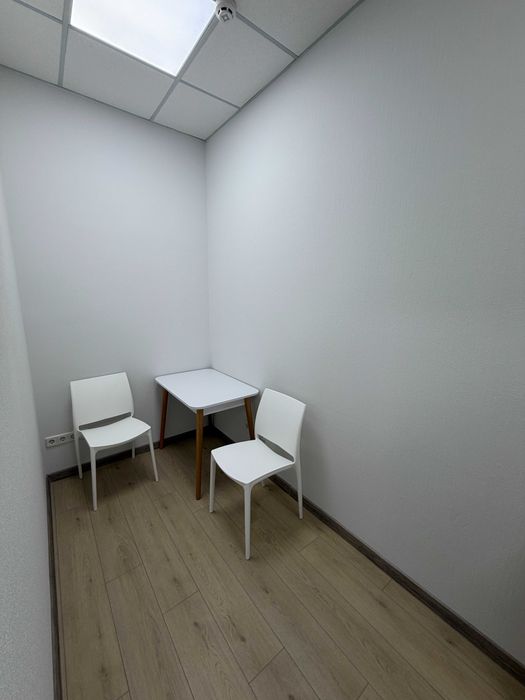 БЕЗ%, Оренда офісу, м. Лівобережна, вул. Раїси Окіпної 4Б, 87 м², 2 хв до метро