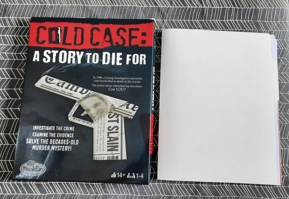 Jogo de resolver crimes em inglês - Cold Case