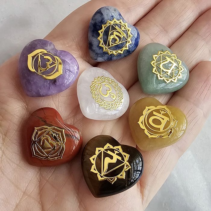 Kit 7 Pedras dos Chakras formato coração