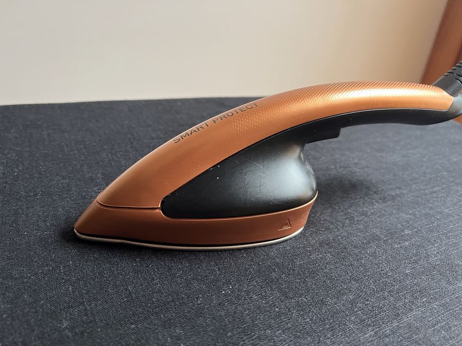 Ferro a vapor da marca Rowenta