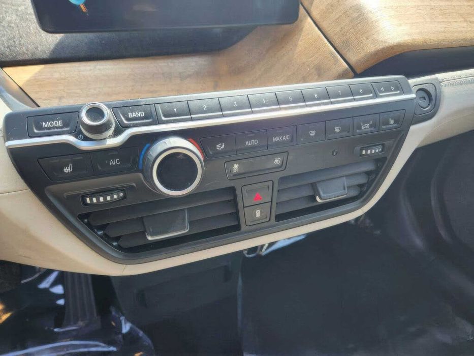 BMW i3 0.7      2015