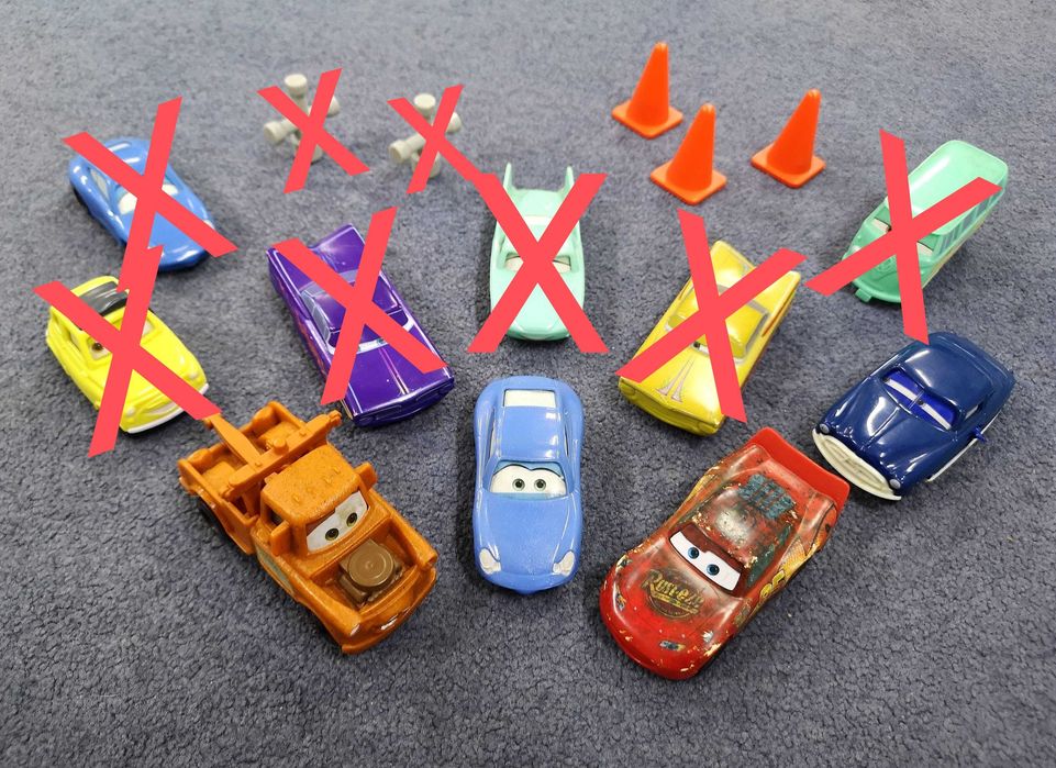 Disney Pixar (clássicos) - Os Incríveis / Monstros & Companhia + Universidade / Uma Vida de Inseto / Carros (figuras / bonecos)