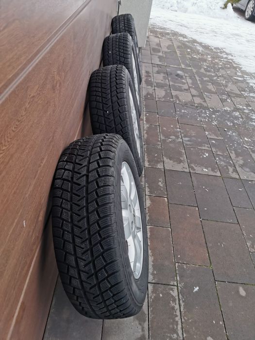 Komplet Kół Felgi Oryginalne Honda CR-V III Opony Zimowe 225/65 R17