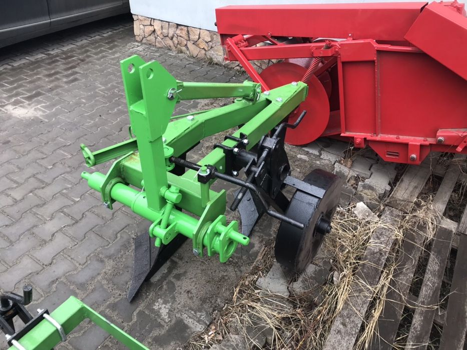 Плуг Bomet Польща