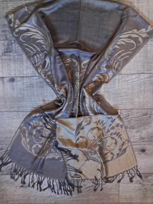 Великий жіночий шарф 174х66 см. Новий