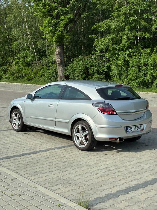 Opel Astra H GTC 1,6, 2005