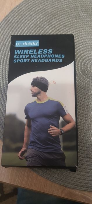 Opaska sportowa z wbudowanymi słuchawkami