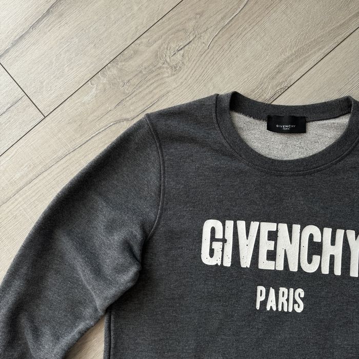 ciemnoszara bluza crewneck givenchy paris highend designer M