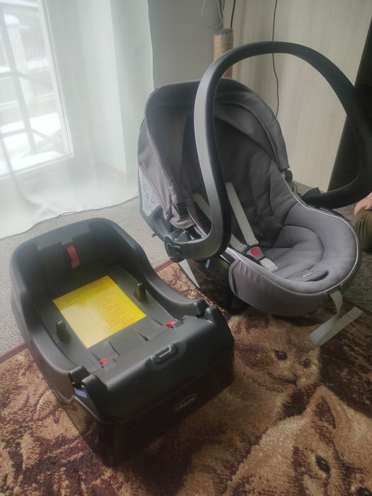 Автокрісло 0+ Chicco