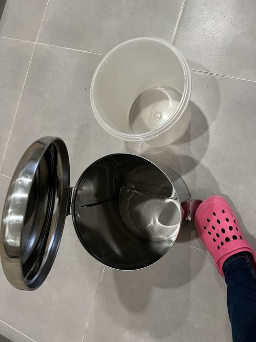 Lixeira inox (tampa e pedal) - tenho 2 unidades