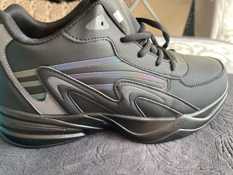 Кросівки стильні 27,5см