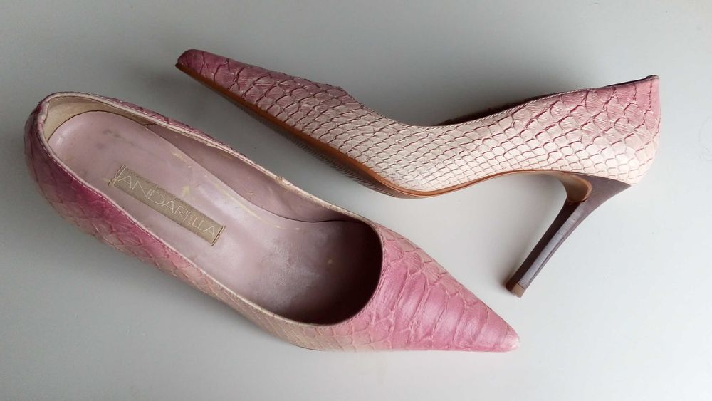 Calçado Senhora em Bom Estado. Vários Tamanhos na Descrição. Ver Fotos