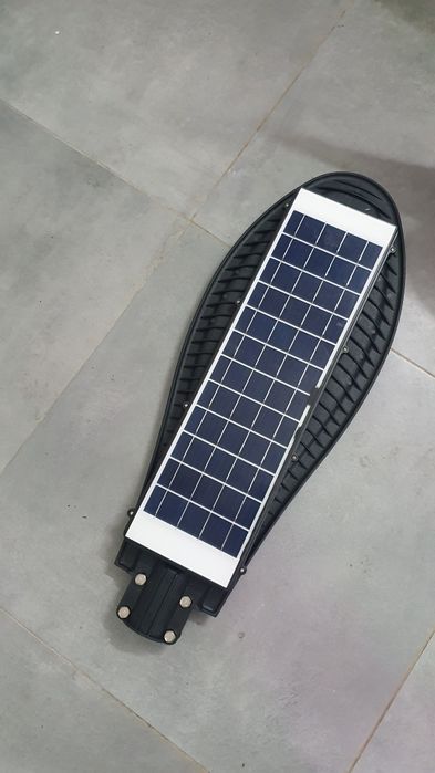 Lampa solarna z czujnikiem zmierzchu i ruchu