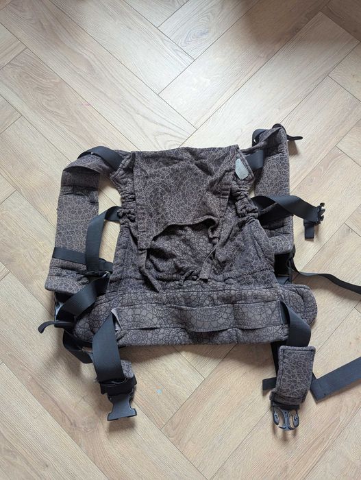 Nosidło Fidella Toddler 2.0 Mosaic Mocha Brown + okrycie przeciwdeszczowe