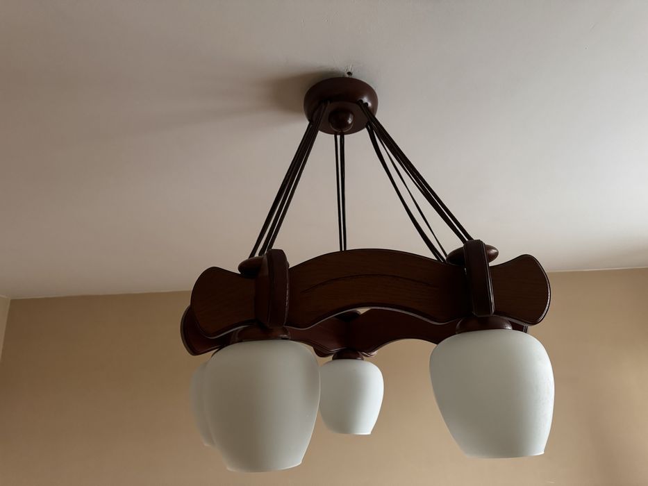 Stara lampa wisząca drewniana