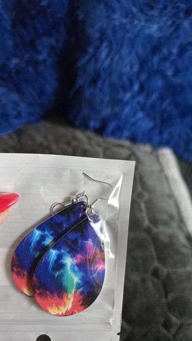 Kolczyki akrylowe dwustronne.