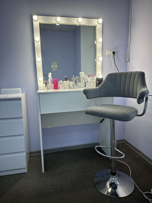 Стілець барний майже новий