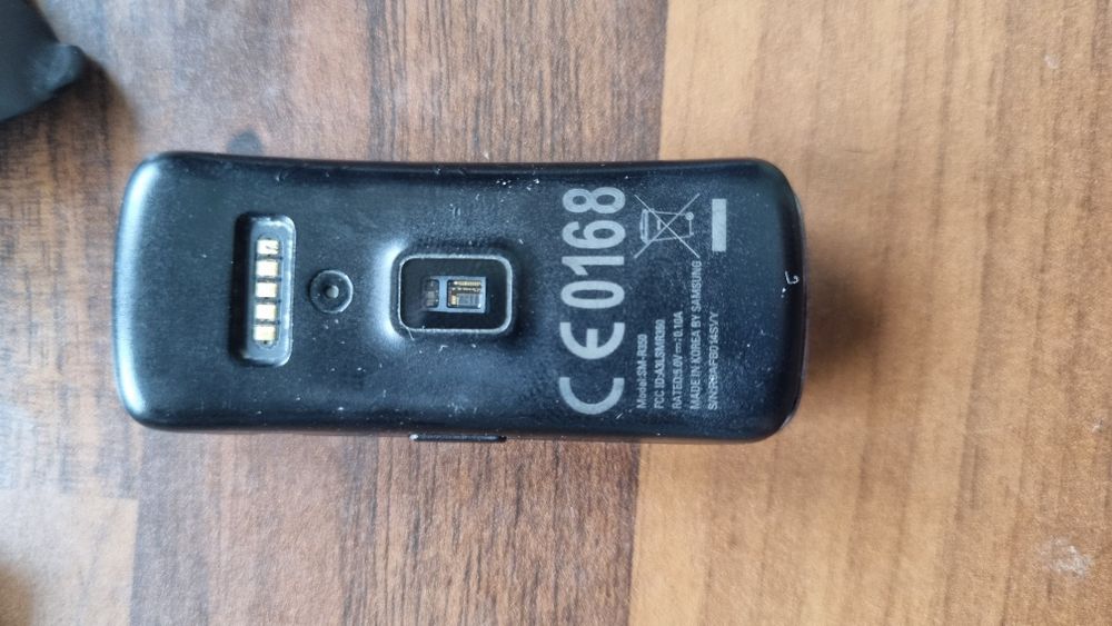Samsung Gear fit.