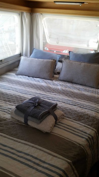 Autocaravana Fiat Ducato 2001 - Bom estado, espaçosa e bem equipada.