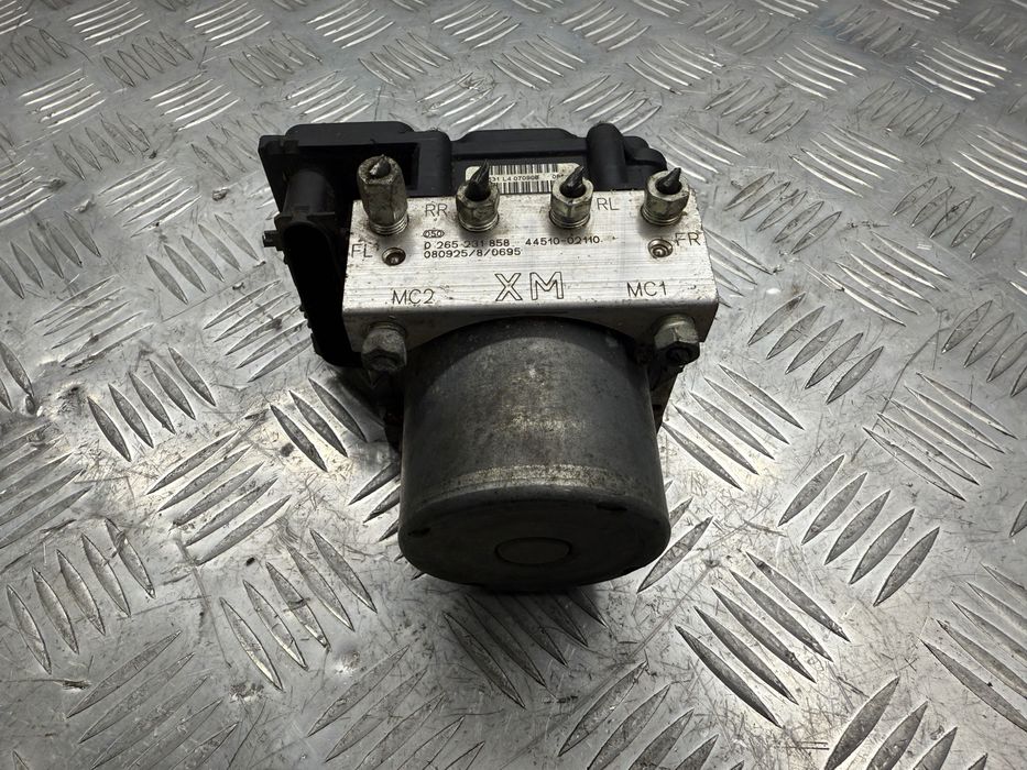 Блок abs toyota auris e150  4451002110