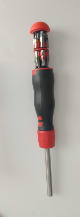 Wkrętak z grzechotką Wurth 06136101 z magazynkiem 12 bitów