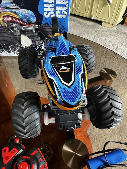 Машинка Monster Truck з дистанційним керуванням