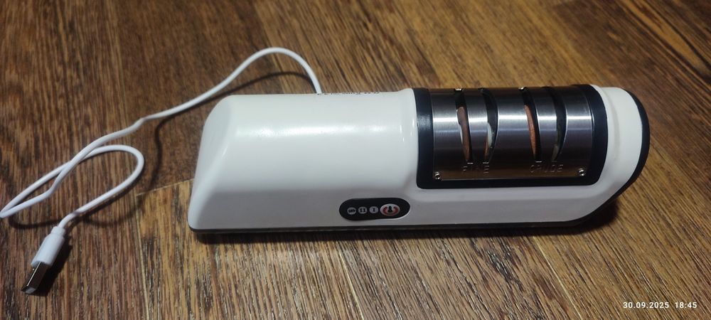 Електрична, акумуляторна  точилка для ножів