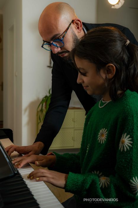 "Aprenda Piano de Forma Divertida. PianoTeacher, I speak English