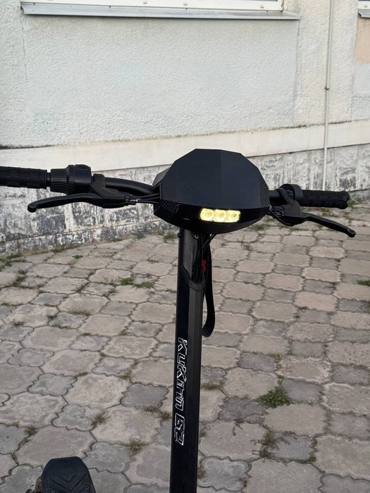 у продажі електро самокат kukirin g2