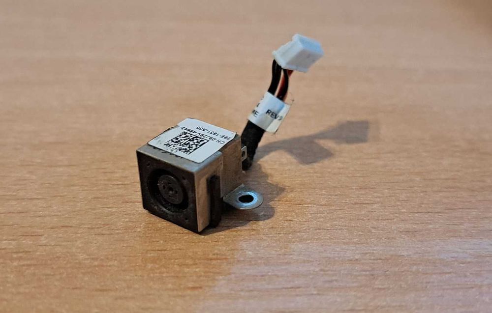 Gniazdo zasilania Dell Inspiron