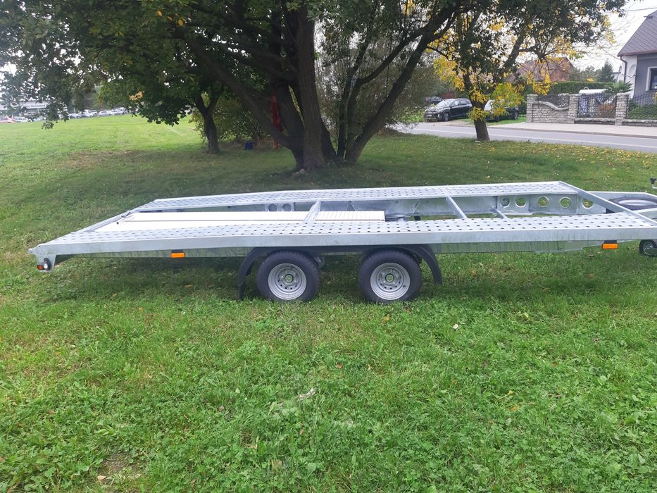 Wynajem Wypożyczalnia lawet busów