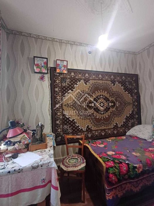 Продаж будинку в Ц-м районі з меблями .