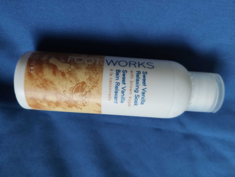 Avon relaksująca kąpiel do stóp z wanilią