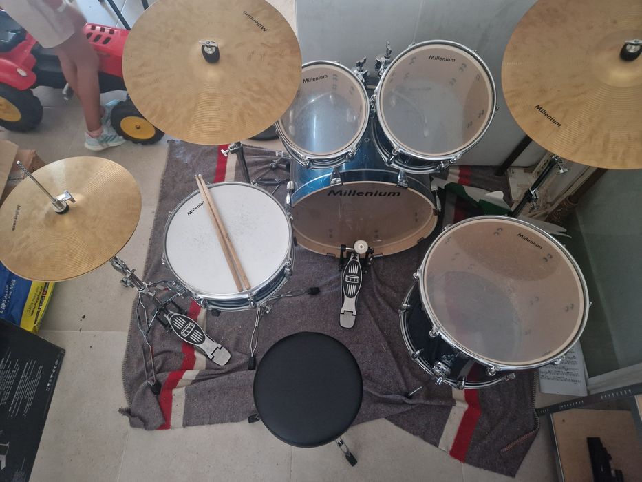 Bateria acústica Millenium MX420 Studio