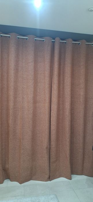 Duas cortinas Homa em terracota suave