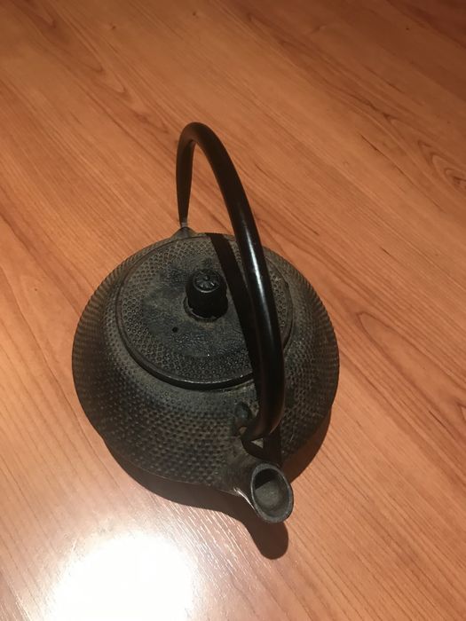 Pote / chaleira em ferro. Antigo