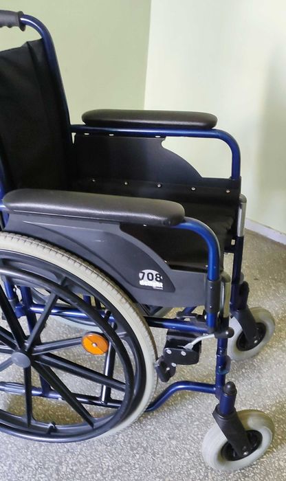 Ręczny wózek inwalidzki 708D Vermeiren