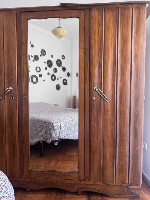 Roupeiro Art Déco português com espelho