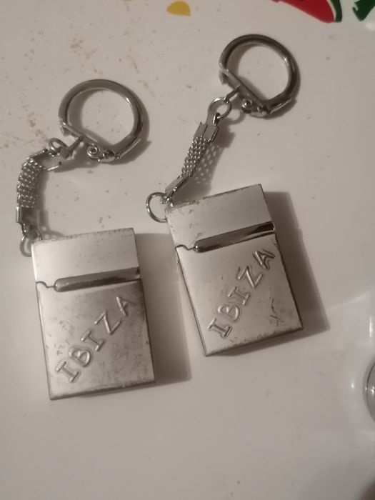 3 isqueiros recarregáveis